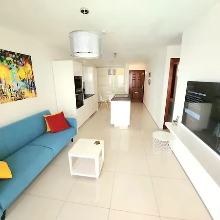 Апартаменты Fantastic 3-room Holiday